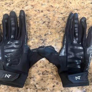 Black NXTRND Football Gloves